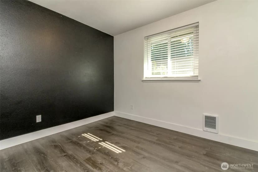 Property photo for 24410 Terrace Pl, Black Diamond photo 18