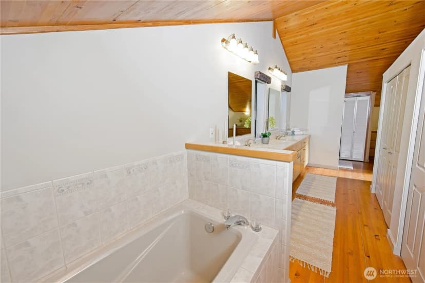 Property photo for 15449 Virginia Point Road Ne, Poulsbo photo 25