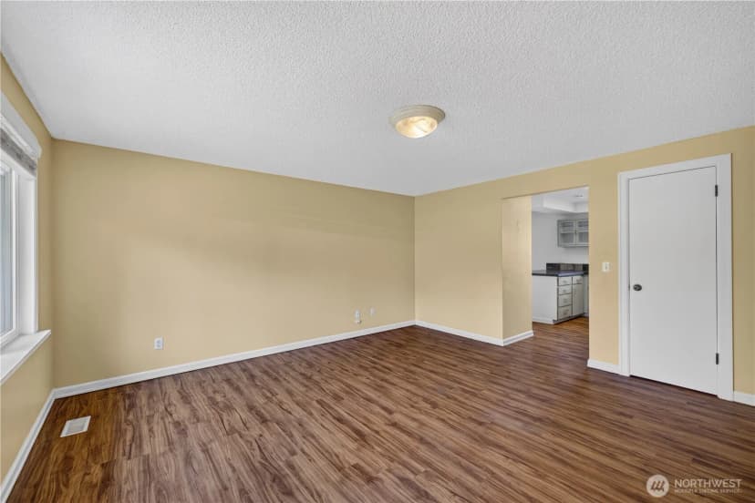 Property photo for 7825 Highland Drive, Everett photo 9