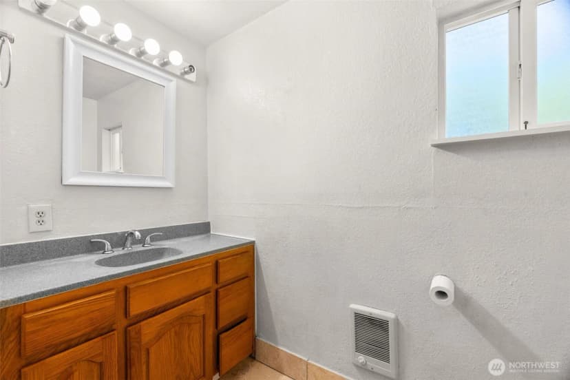 Property photo for 101 2nd Avenue Nw, Olympia photo 13
