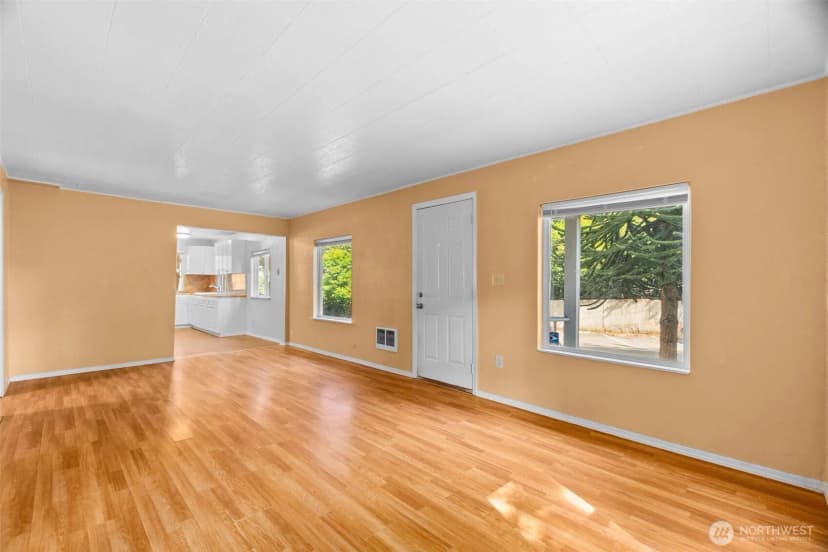 Property photo for 101 2nd Avenue Nw, Olympia photo 6
