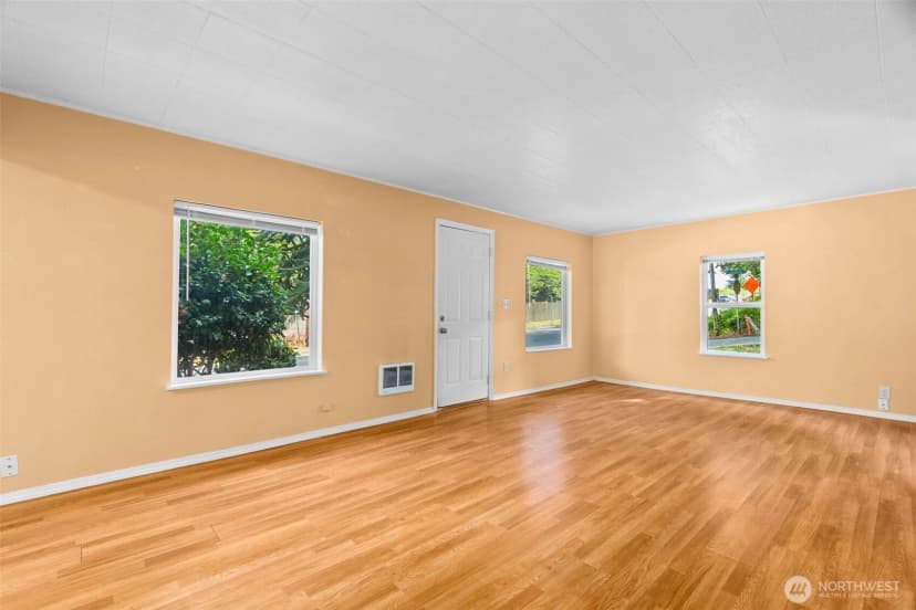 Property photo for 101 2nd Avenue Nw, Olympia photo 8