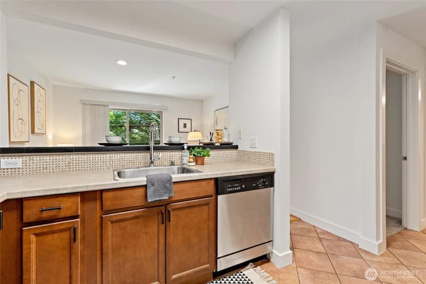 Property photo for 700 E Denny Way #206, Seattle photo 9