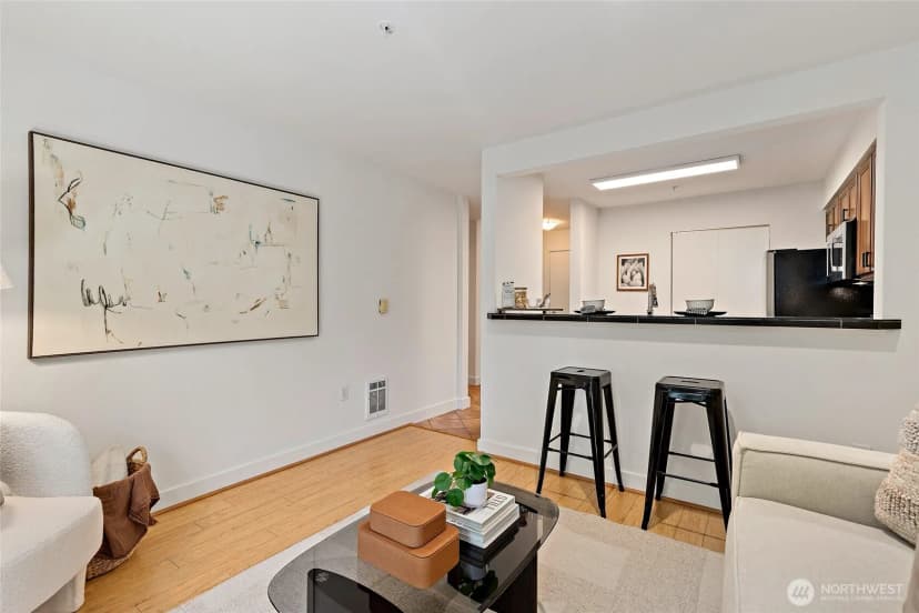 Property photo for 700 E Denny Way #206, Seattle photo 6