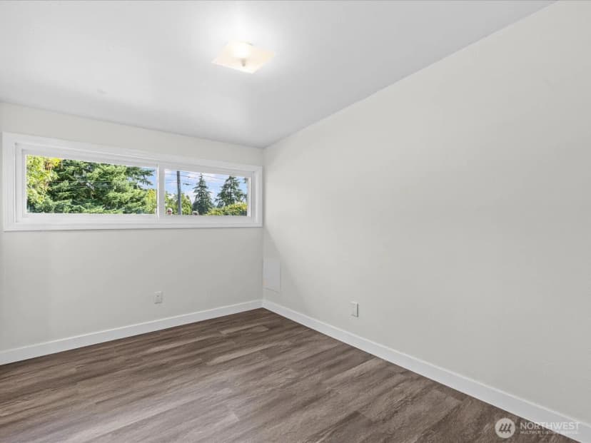 Property photo for 10833 11th Avenue Sw, Seattle photo 16
