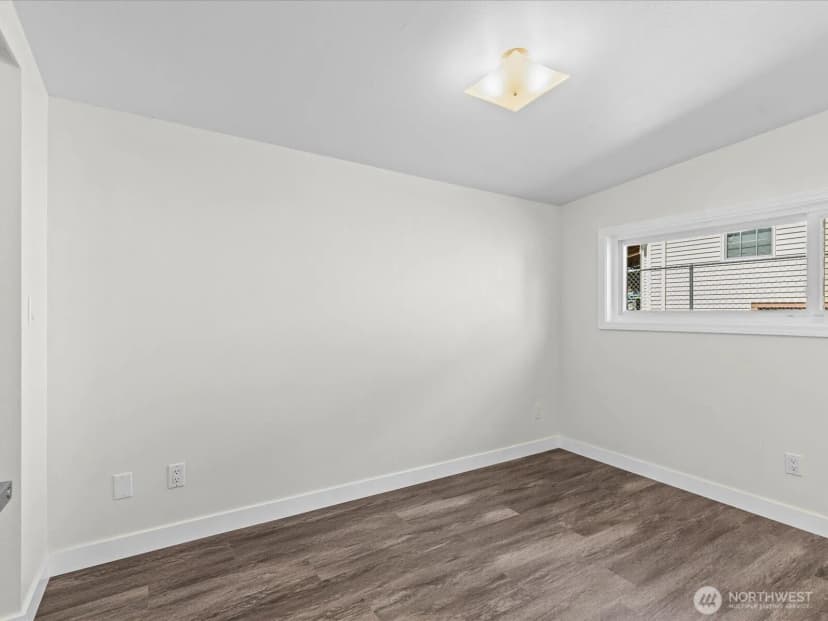 Property photo for 10833 11th Avenue Sw, Seattle photo 18