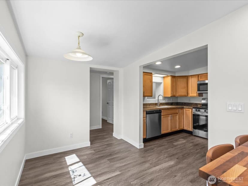 Property photo for 10833 11th Avenue Sw, Seattle photo 9