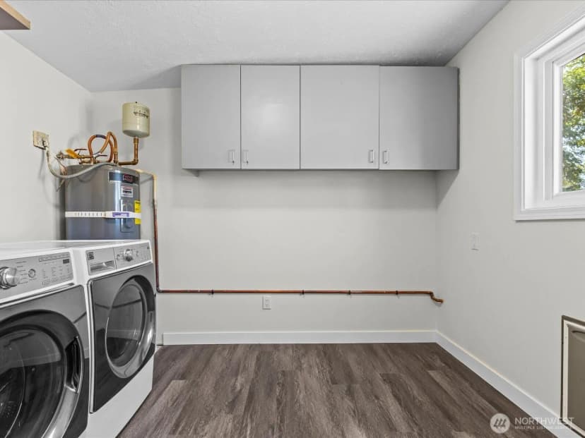 Property photo for 10833 11th Avenue Sw, Seattle photo 25