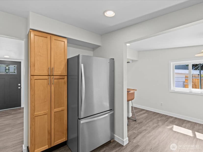 Property photo for 10833 11th Avenue Sw, Seattle photo 14