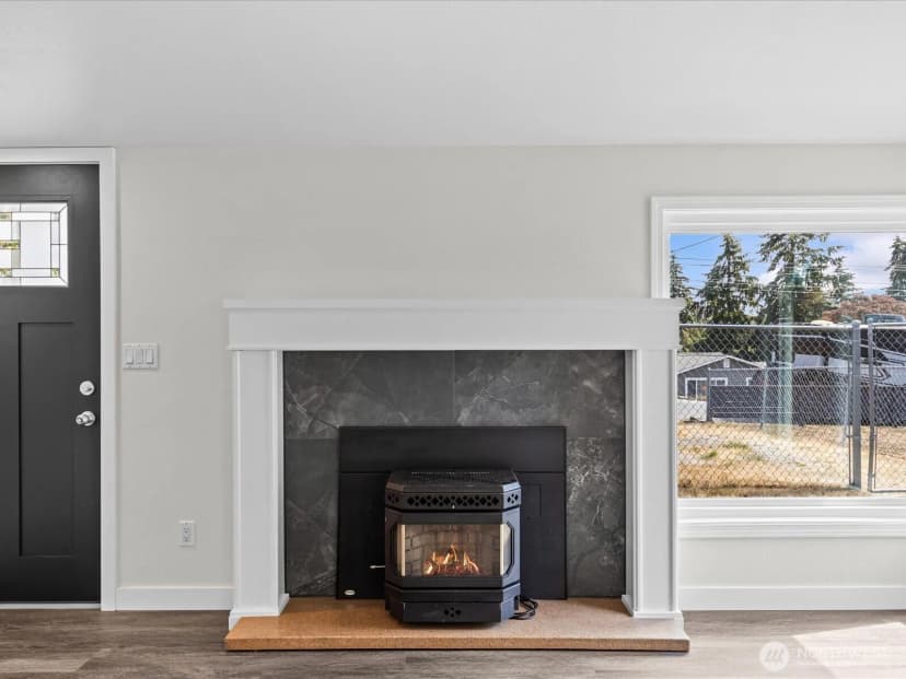 Property photo for 10833 11th Avenue Sw, Seattle photo 10
