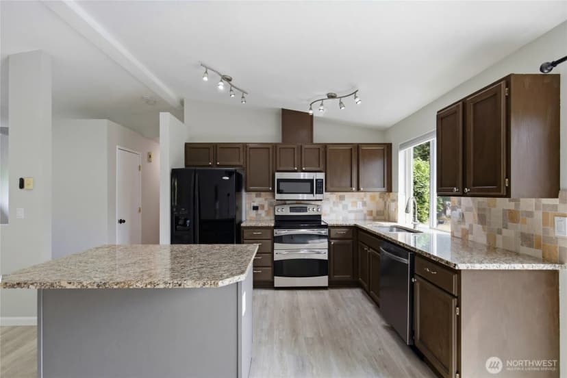 Property photo for 21675 Se 267th Street, Maple Valley photo 8