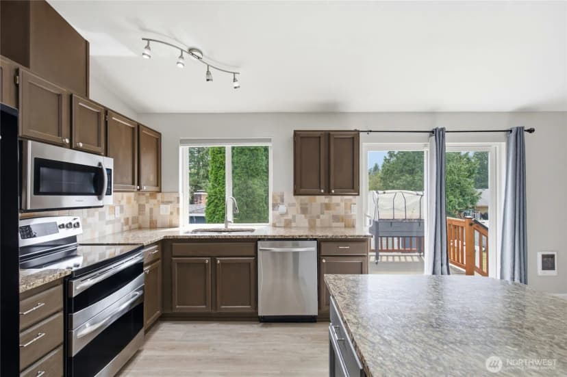 Property photo for 21675 Se 267th Street, Maple Valley photo 9