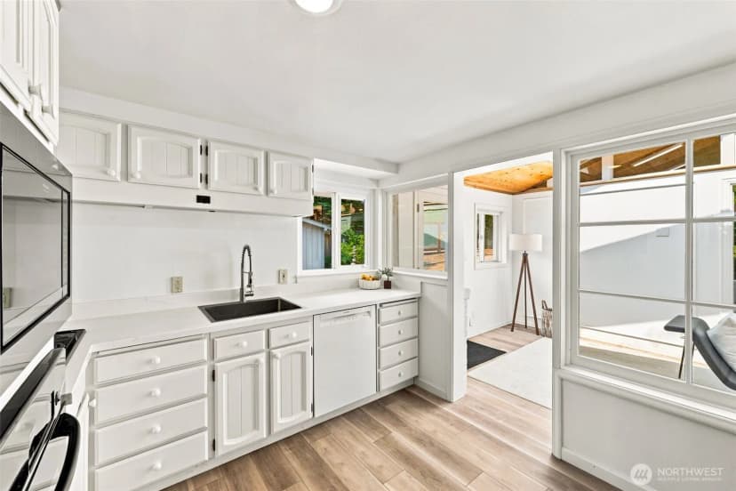 Property photo for 9810 Vineyard Crest, Bellevue photo 13