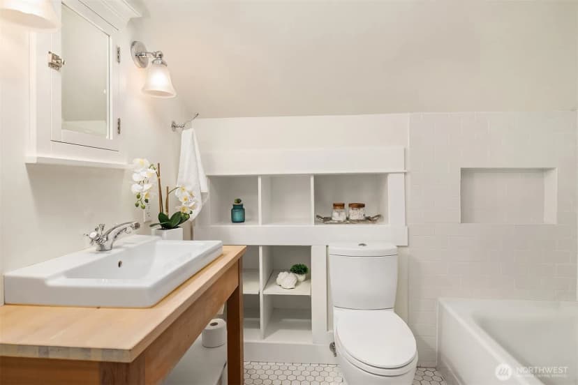 Property photo for 4663 1st Avenue Ne, Seattle photo 20