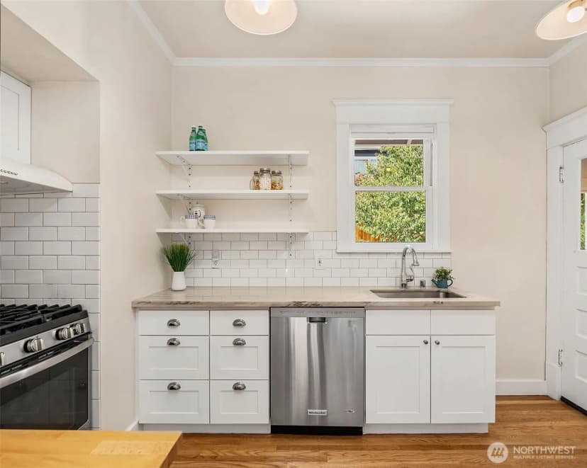 Property photo for 4663 1st Avenue Ne, Seattle photo 11