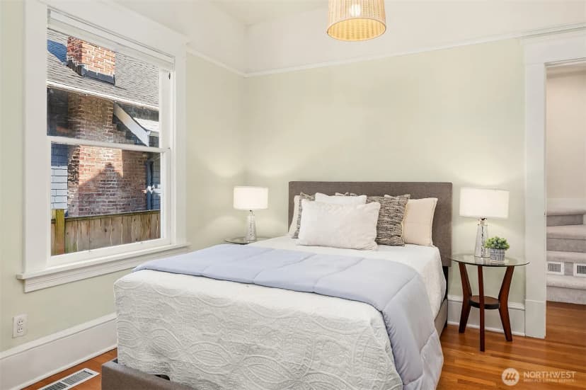 Property photo for 4663 1st Avenue Ne, Seattle photo 16