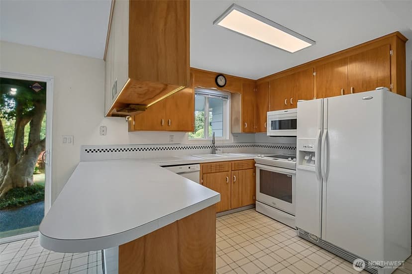 Property photo for 19827 11th Avenue Nw, Shoreline photo 10