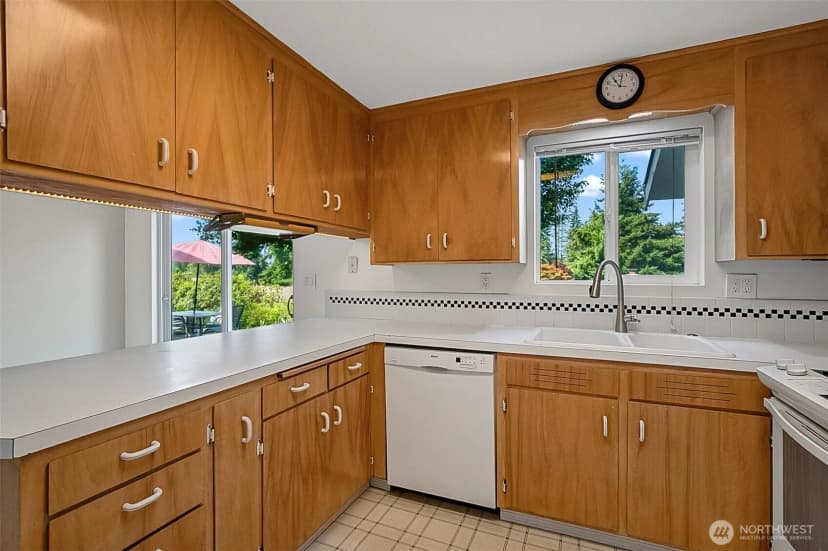 Property photo for 19827 11th Avenue Nw, Shoreline photo 8