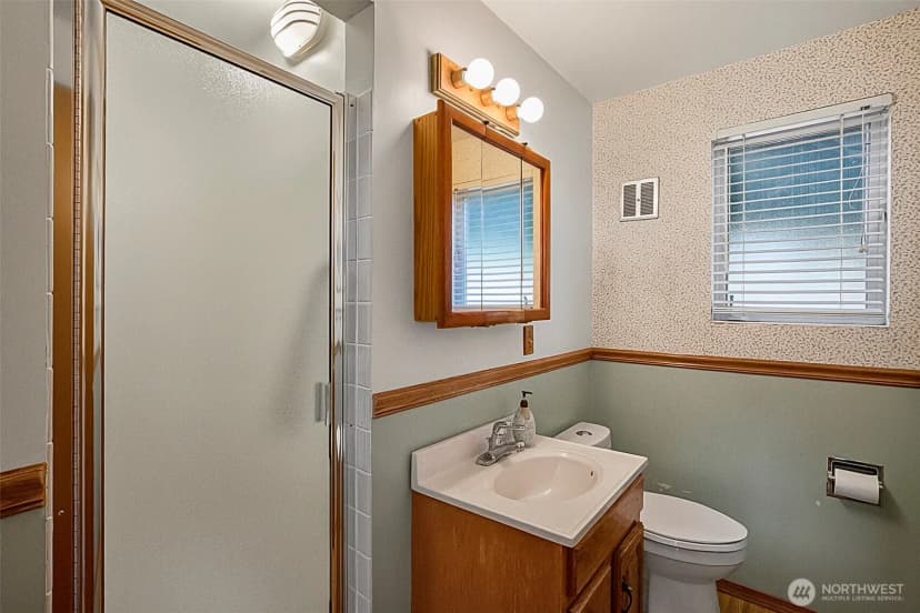 Property photo for 19827 11th Avenue Nw, Shoreline photo 12