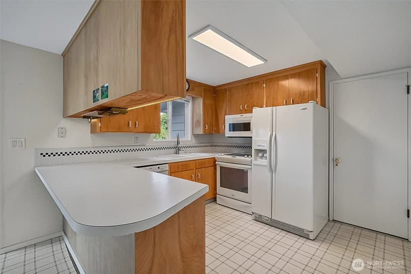 Property photo for 19827 11th Avenue Nw, Shoreline photo 7