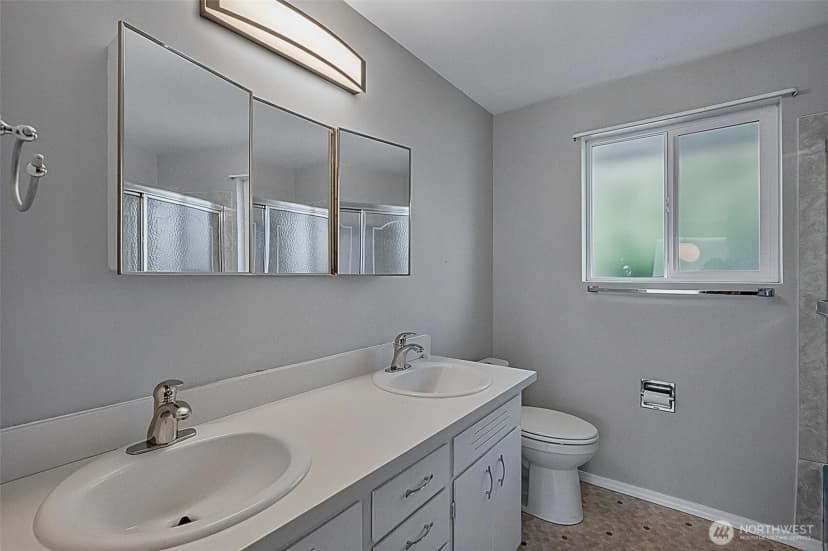 Property photo for 19827 11th Avenue Nw, Shoreline photo 14