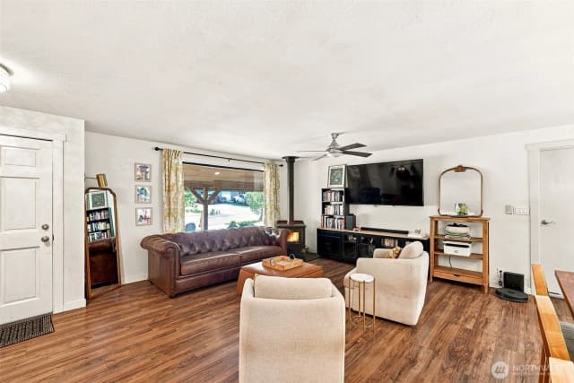 Property photo for 29412 216th Avenue Se, Black Diamond photo 4