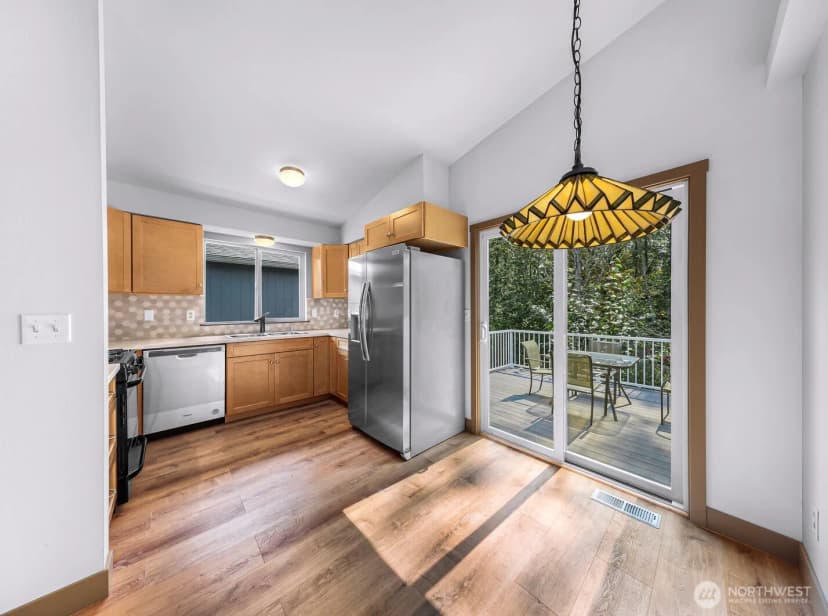 Property photo for 1320 Fruitland Drive, Bellingham photo 11