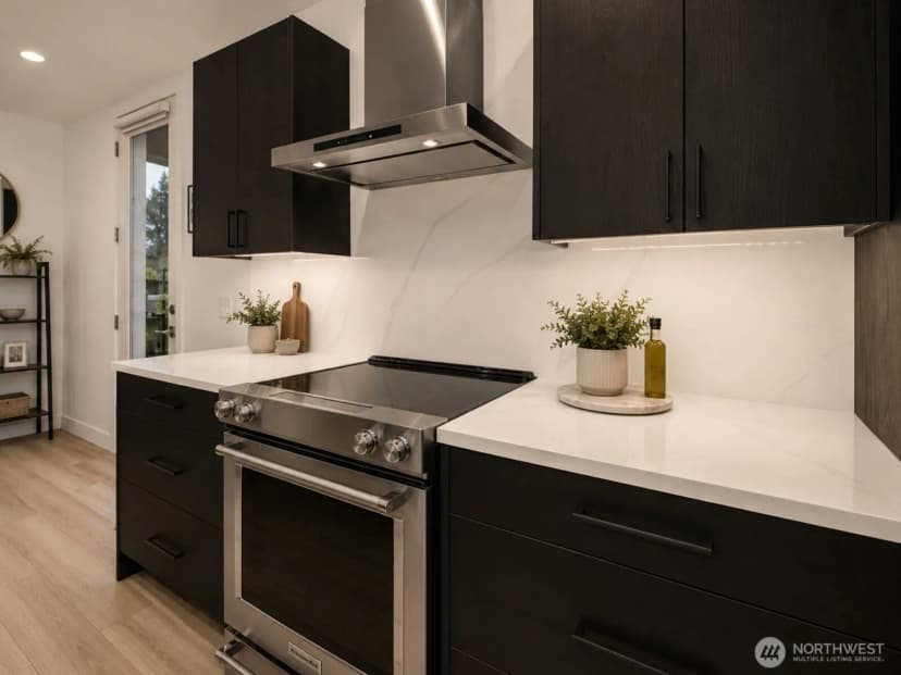 Property photo for 727 Belmont Avenue E, Seattle photo 10