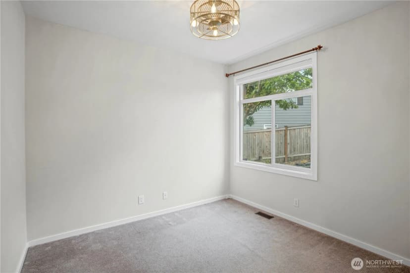 Property photo for 11208 42nd Avenue Se, Everett photo 9