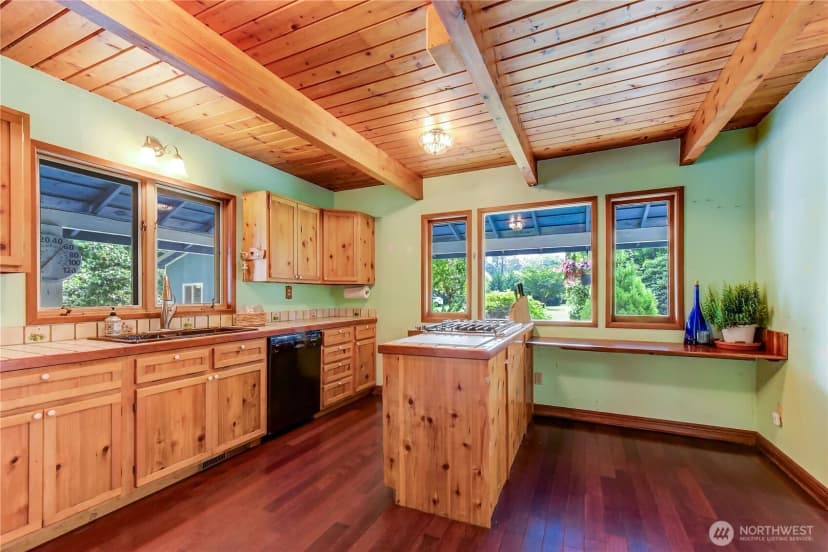 Property photo for 320 Sapp Road, Sedro Woolley photo 7