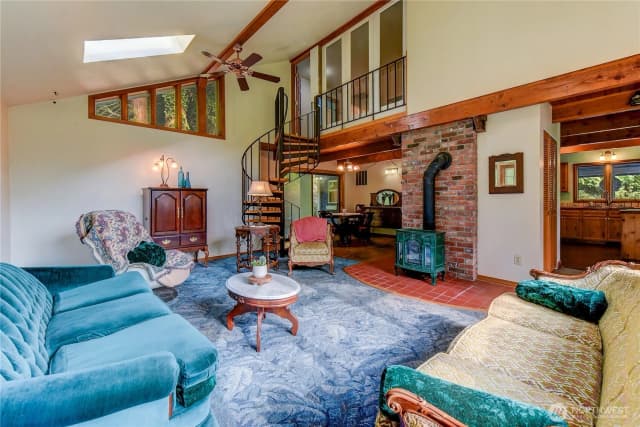 Property photo for 320 Sapp Road, Sedro Woolley photo 4
