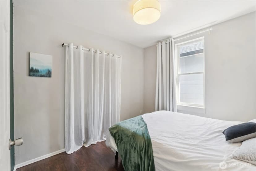 Property photo for 1110 S Bennett Street, Seattle photo 23
