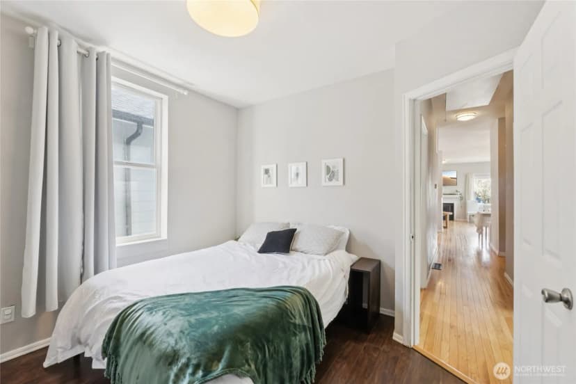 Property photo for 1110 S Bennett Street, Seattle photo 24