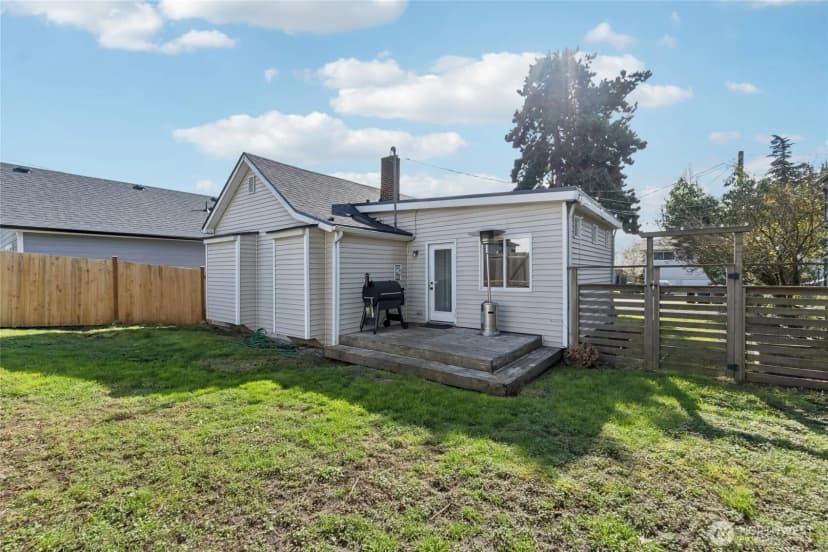 Property photo for 1110 S Bennett Street, Seattle photo 29