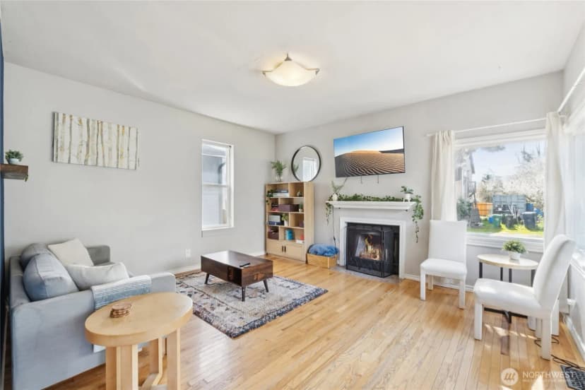 Property photo for 1110 S Bennett Street, Seattle photo 8