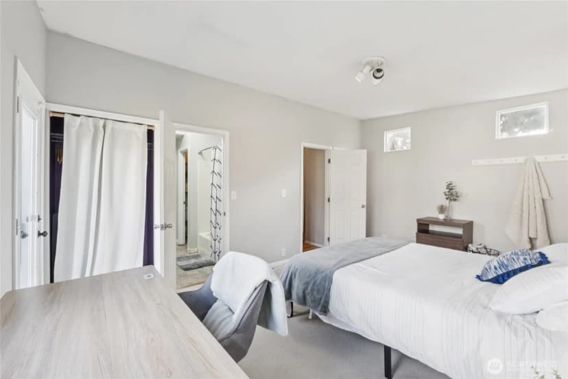 Property photo for 1110 S Bennett Street, Seattle photo 19