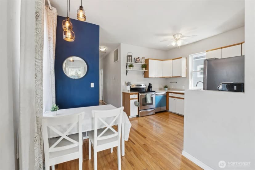 Property photo for 1110 S Bennett Street, Seattle photo 12