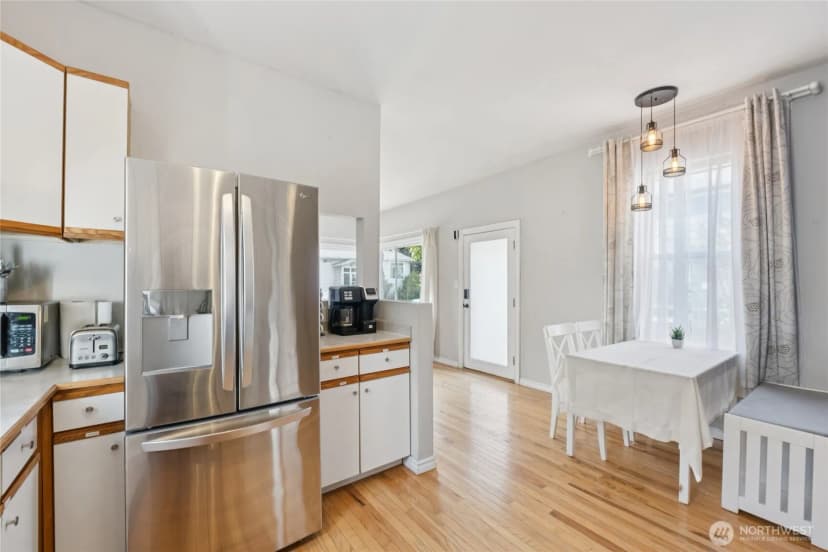Property photo for 1110 S Bennett Street, Seattle photo 14