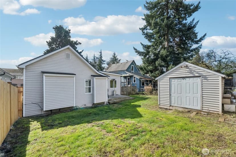 Property photo for 1110 S Bennett Street, Seattle photo 28