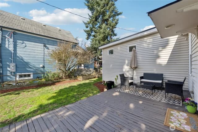 Property photo for 1110 S Bennett Street, Seattle photo 4
