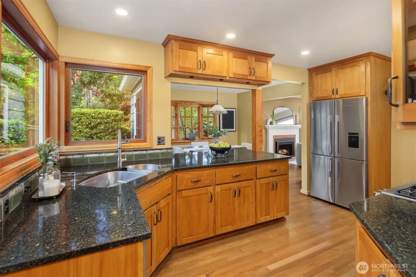 Property photo for 5257 36th Avenue Ne, Seattle photo 13