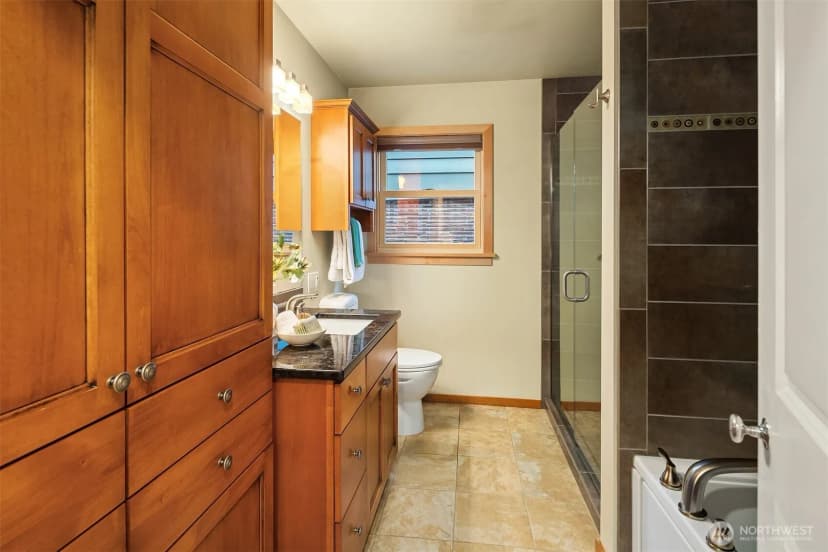 Property photo for 5257 36th Avenue Ne, Seattle photo 16