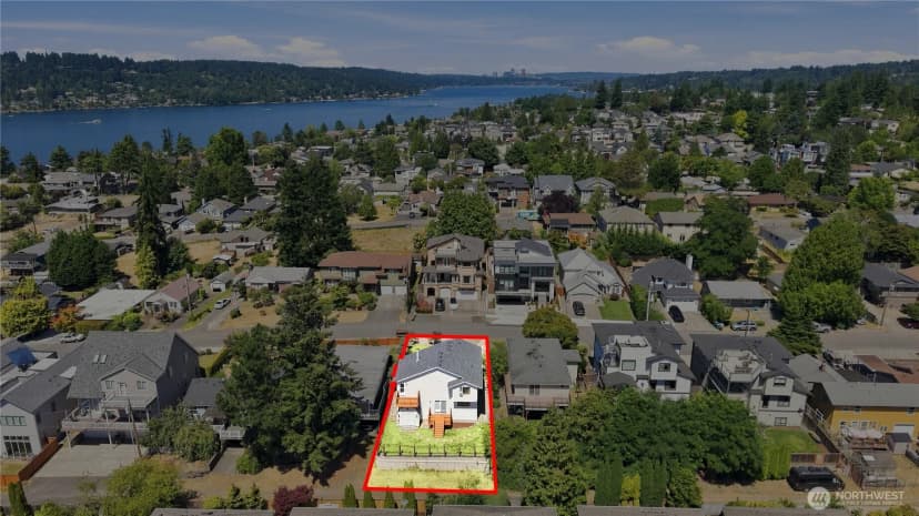 Property photo for 1011 N 28th Place, Renton photo 35