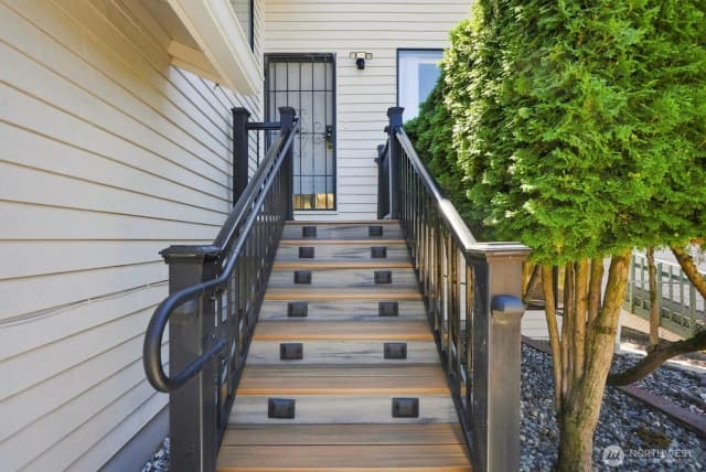 Property photo for 1011 N 28th Place, Renton photo 3