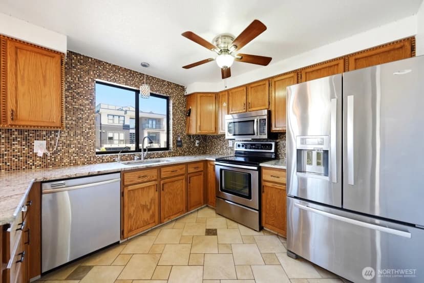 Property photo for 1011 N 28th Place, Renton photo 11
