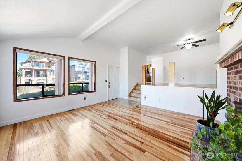 Property photo for 1011 N 28th Place, Renton photo 6