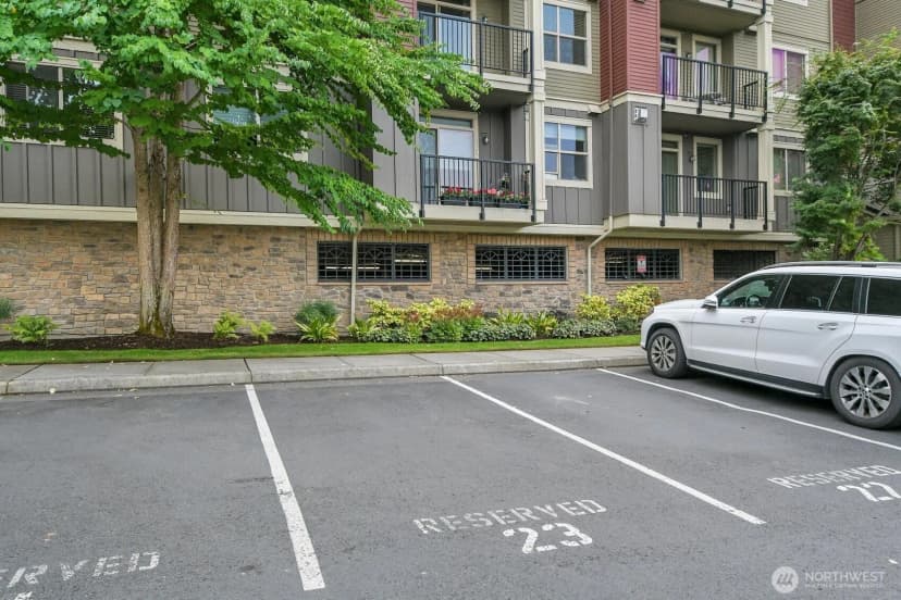 Property photo for 6800 132nd Place Se #e-401, Newcastle photo 20