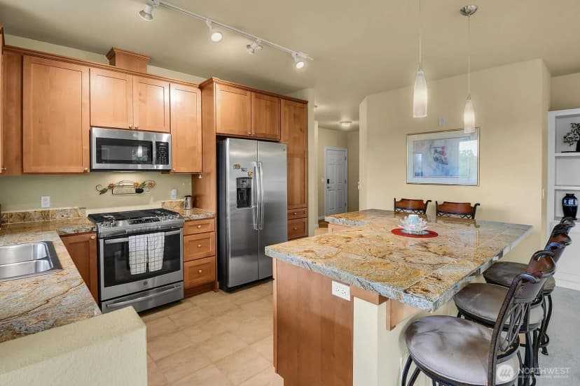 Property photo for 6800 132nd Place Se #e-401, Newcastle photo 9