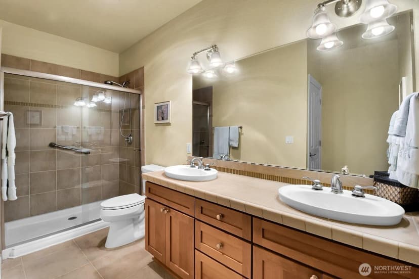 Property photo for 6800 132nd Place Se #e-401, Newcastle photo 17