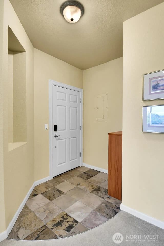 Property photo for 6800 132nd Place Se #e-401, Newcastle photo 3